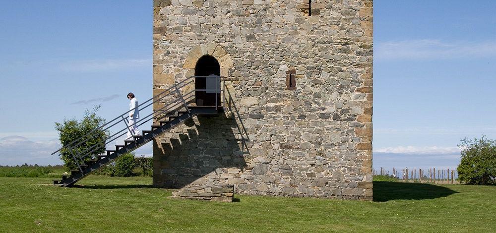 Hotel Torre De Villademoros Luarca Exterior foto